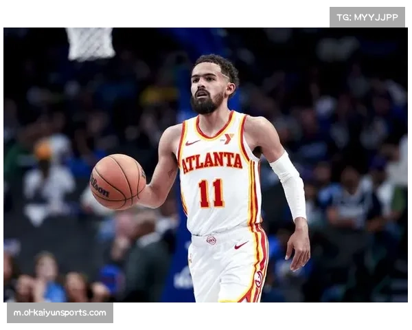 特雷·杨不满裁判判罚激烈抗议 场上做出大拇指向下动作引发热议 特雷·杨不满裁判判罚激烈抗议 场上做出大拇指向下动作引发热议